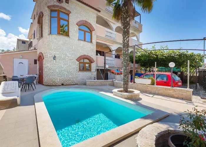 Mimi アパート プーラ