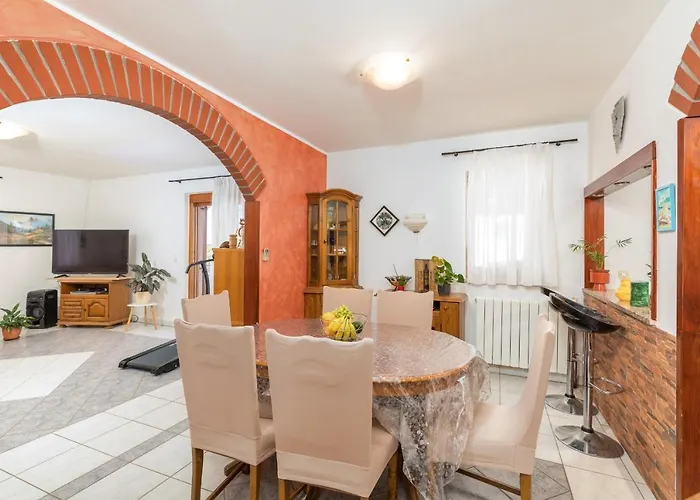 Mimi アパート プーラ